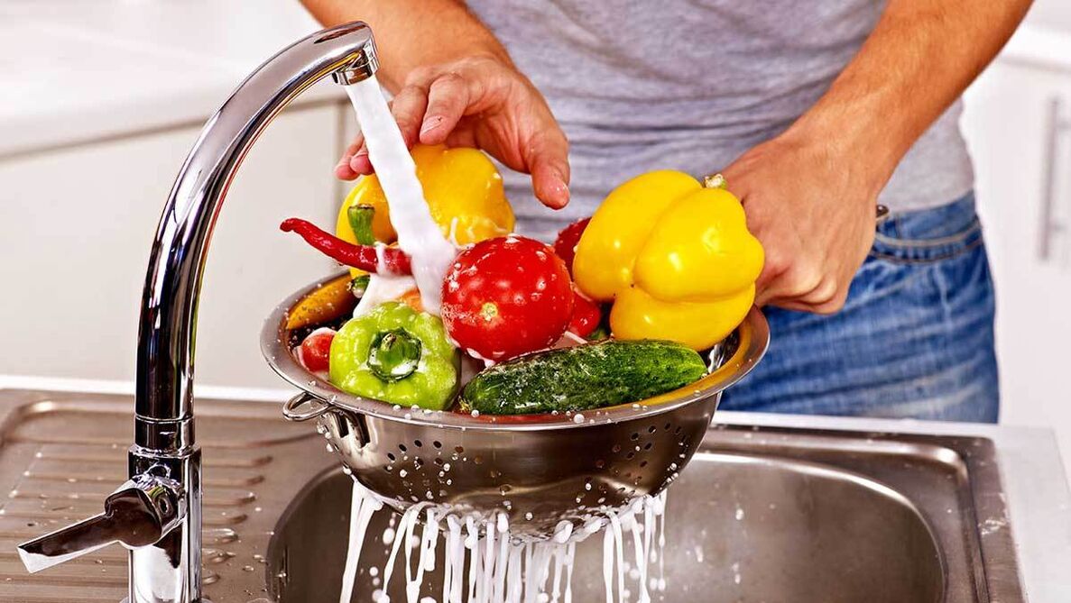 washing vegetables to prevent pest infestation