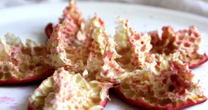pomegranate peels for the treatment of worms